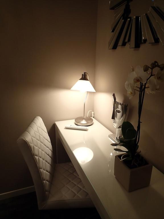 A La Fleur D Oranger - Lille La Madeleine Bed and Breakfast La Madeleine  Δωμάτιο φωτογραφία